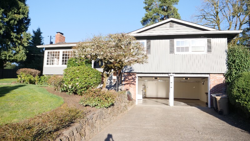 Building Photo - 1525 Ivy Ct