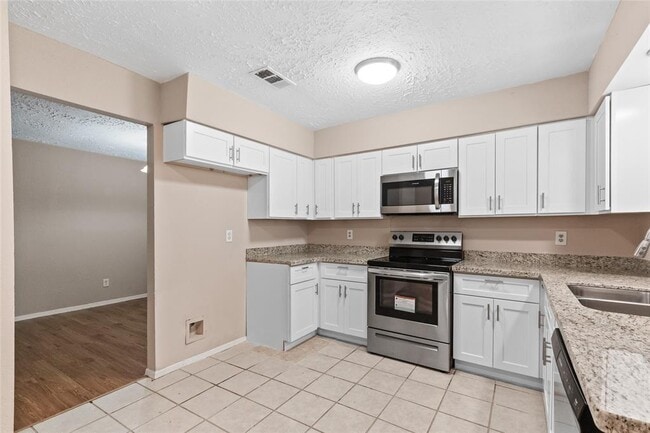 Building Photo - 4522 Mossygate Dr