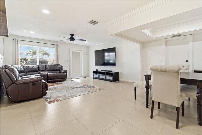 Building Photo - 5616 NW 48th Way