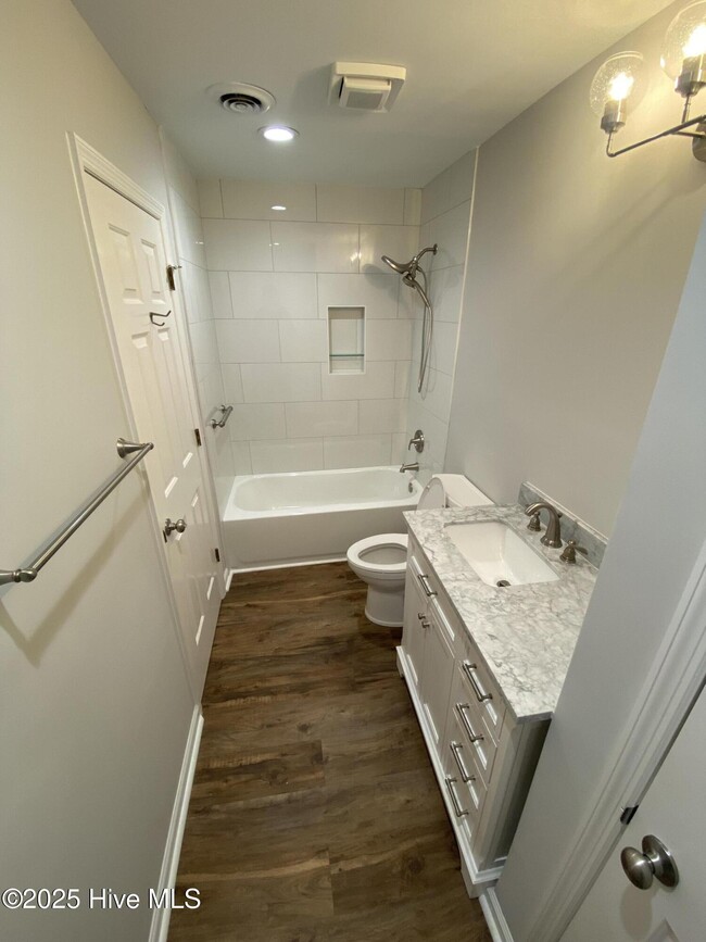 Building Photo - 8 Sand Dollar Dr
