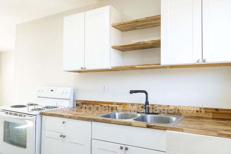 Building Photo - 45 Scruggs St