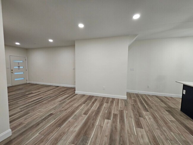 Building Photo - Amazing all new 4 bed 2.5 Bath House for rent!