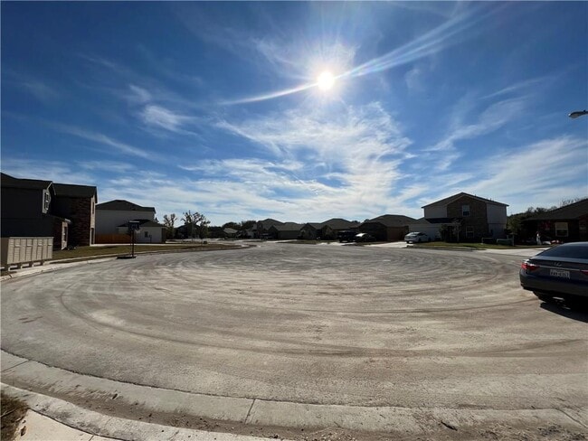 Building Photo - 364 Crescent Park Dr