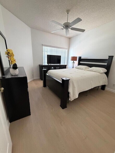 Building Photo - 11690 Briarwood Cir