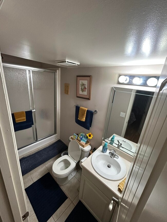 Building Photo - 570 Durham Cir