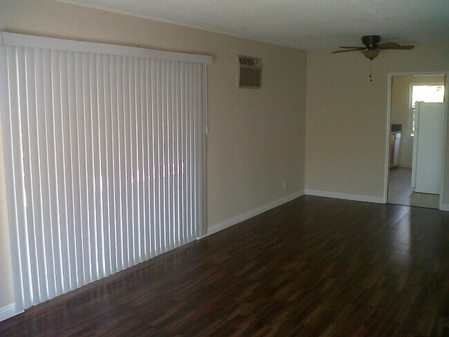 Building Photo - 2257