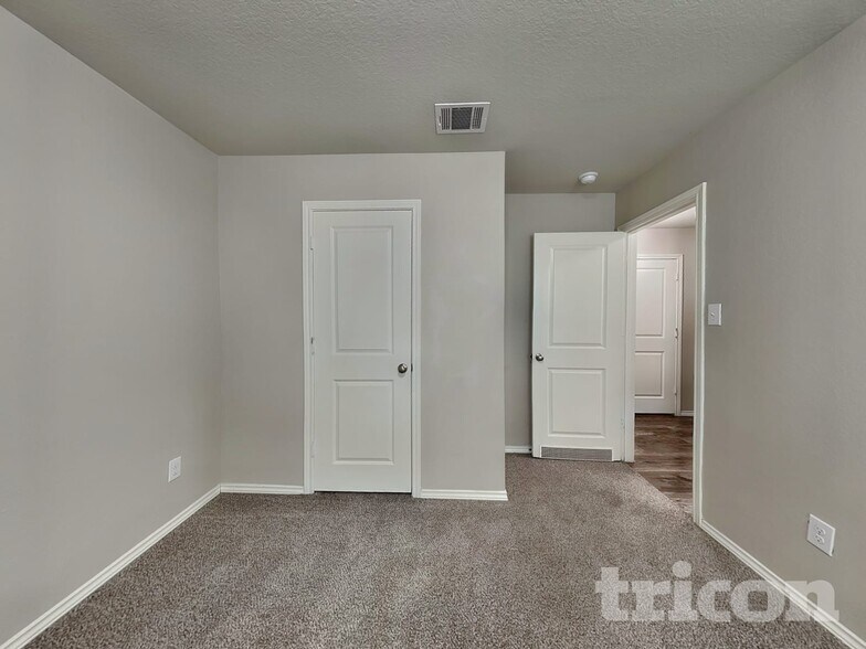 Building Photo - 8525 Amistad Cove