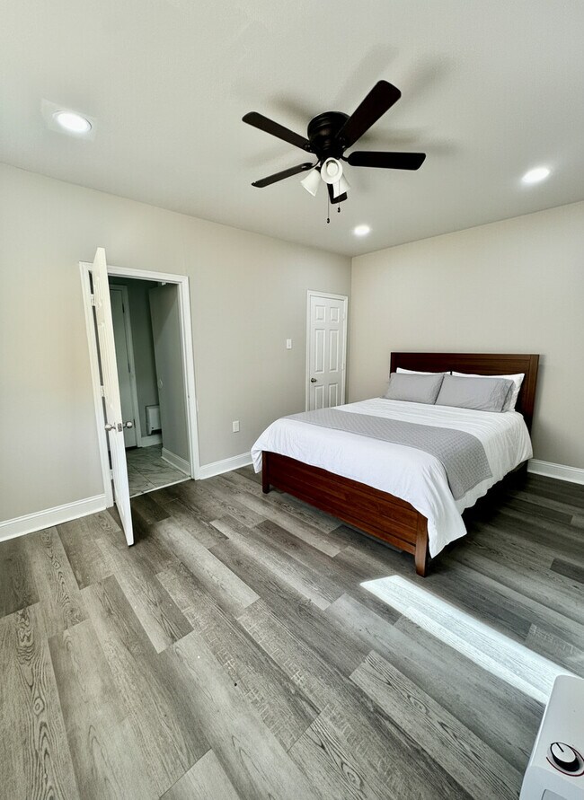 Building Photo - 4818 N 13th St