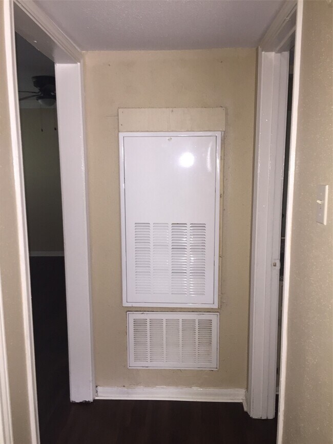 Building Photo - 4710 Airport Blvd