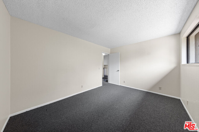 Building Photo - 780 Carriage Cir