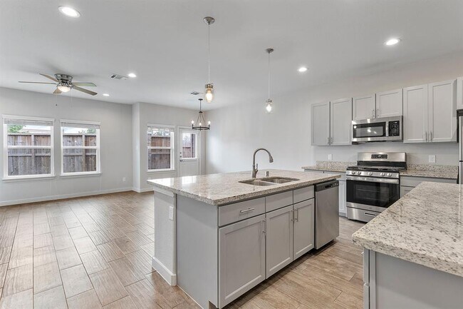 Building Photo - 15010 Eagle feather ct.