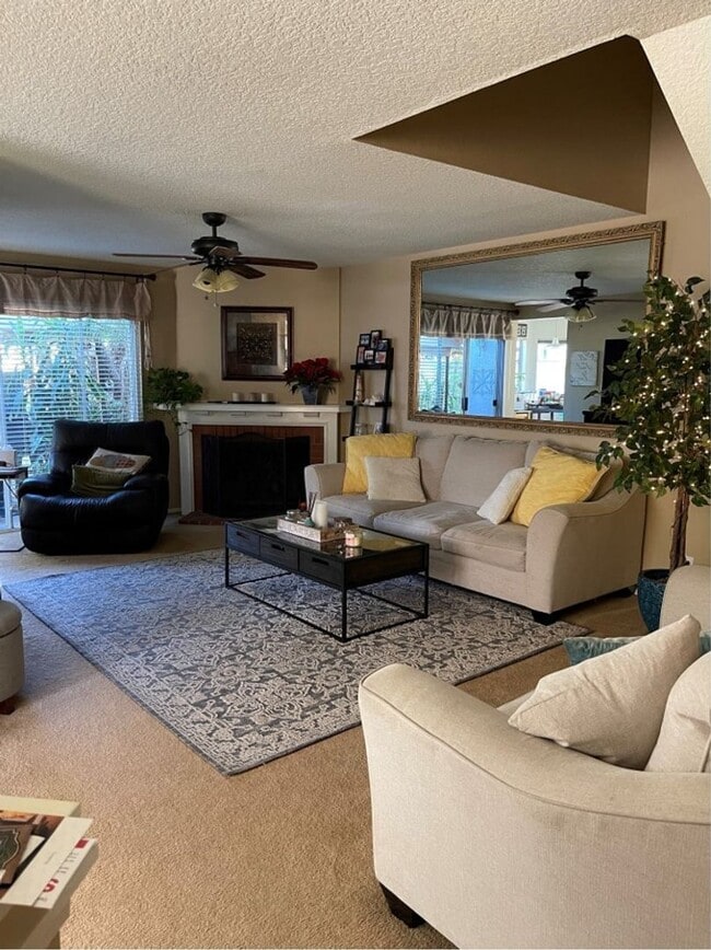 Building Photo - BEAUTIFUL 2 STORY HOME WITH HUGE MASTER BE...