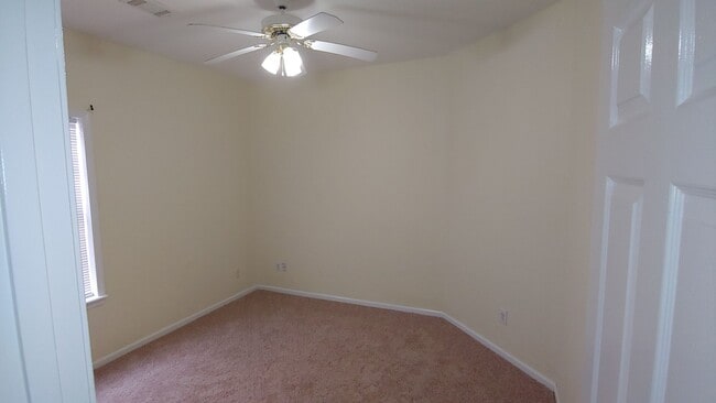 Building Photo - Nice 3 bedroom 2 bath home in Tuscaloosa
