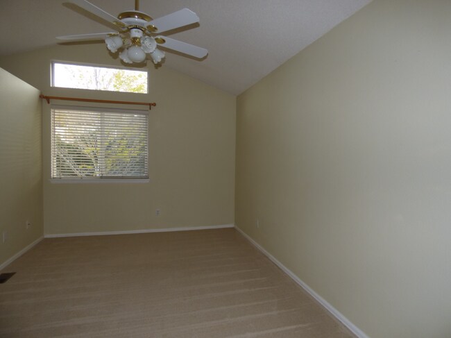 Building Photo - Fabulous Highlands Ranch Home!