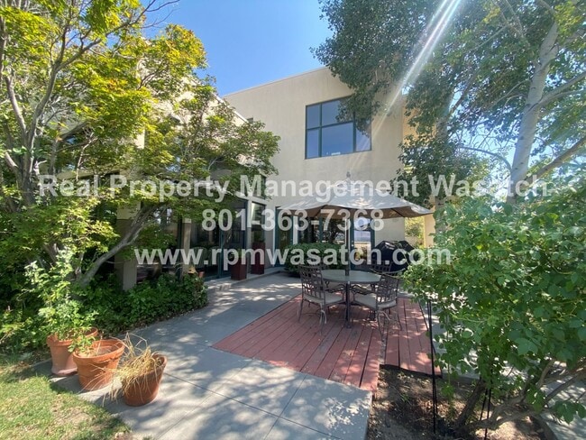 Building Photo - Check out This Stunning 3 Bedroom 2.5 Bath...