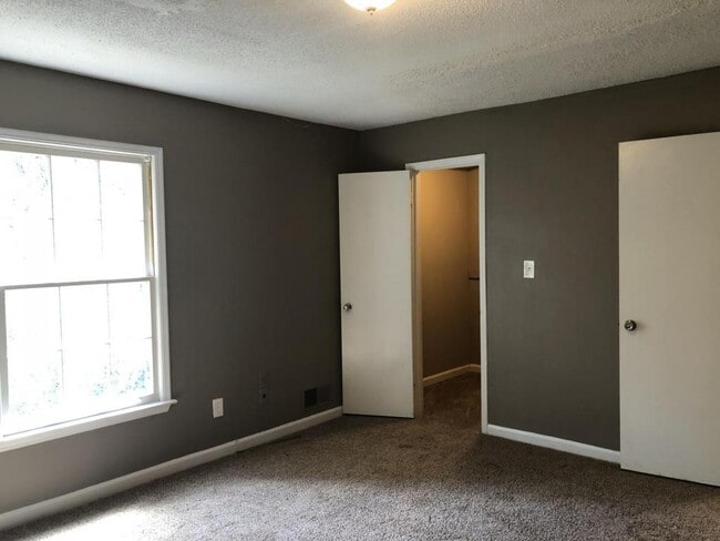 Building Photo - 5140 Highpoint Rd