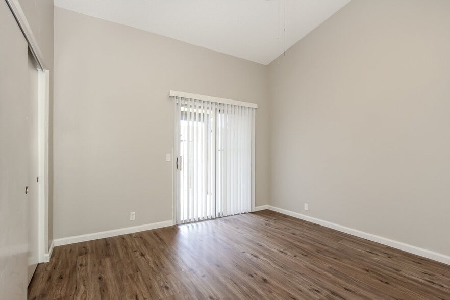 Building Photo - 10012 N 66th Dr