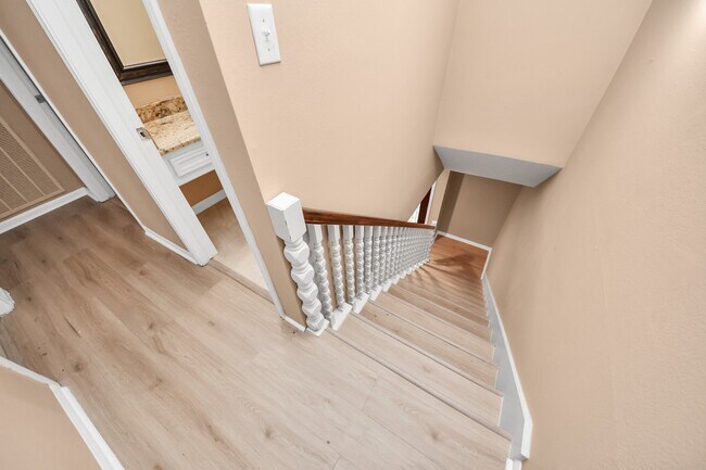 Building Photo - 15126 Trailside Dr