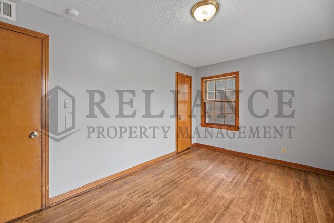 Building Photo - 6114 E Rockwood Rd