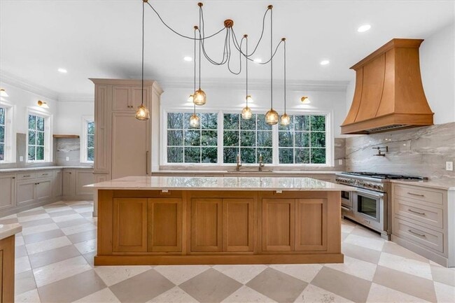 Building Photo - 115 Mount Paran Ridge