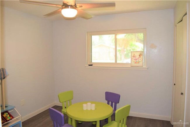 Building Photo - 3 Bedroom Home For Rent in Great School Di...