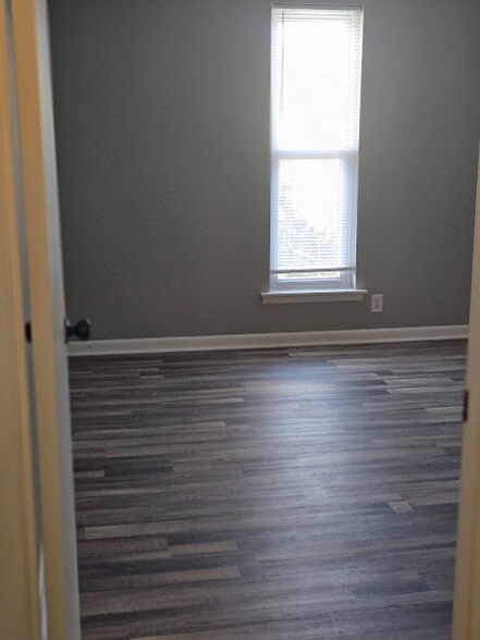 Building Photo - 555 N Dupont Ave