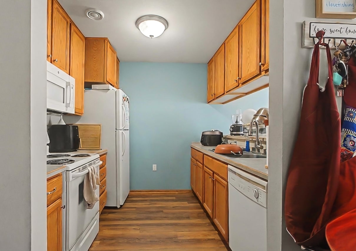 Kitchen - 2948 Kentville Dr