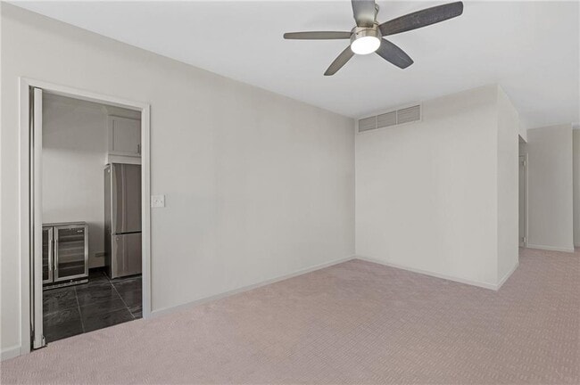 Building Photo - 2575 Peachtree Rd NE