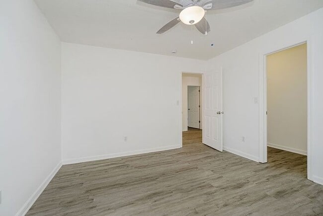 Building Photo - 6563 Enclave Blvd