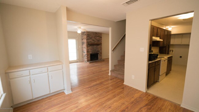 Dining room - 2003 Hardy St