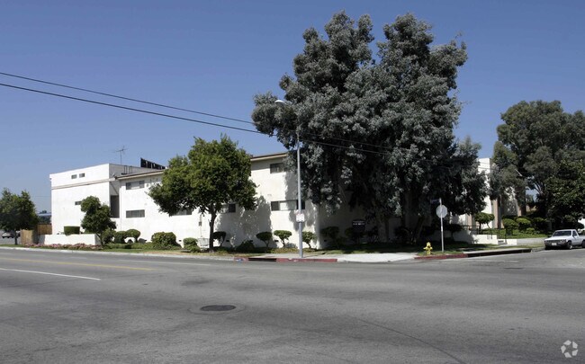 Primary Photo - Viceroy Apartments