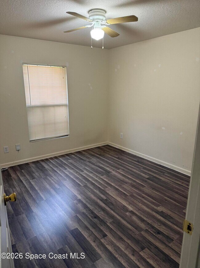 Building Photo - 950 Luminary Cir