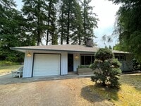 Building Photo - Lovely Lake Oswego Home with Attached Gara...