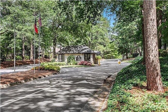 Building Photo - 150 Maribeau Square NW