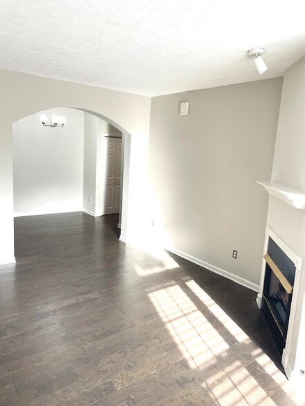 Dining Room/Living Room Area - 4805 Lyons View Pike