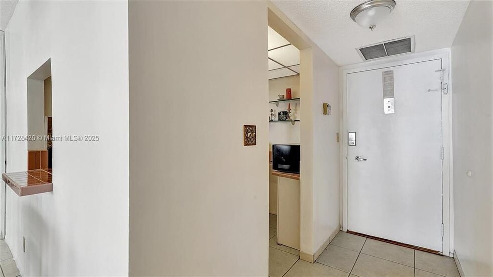 Building Photo - 3015 N Ocean Blvd