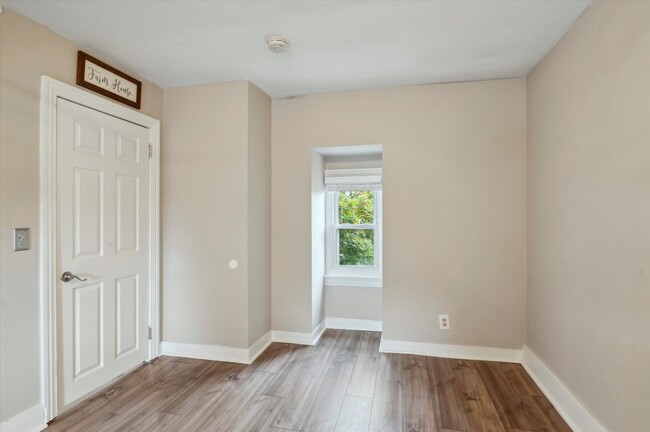 Building Photo - 1BD/1BA apartment in Kennett Square Borough!