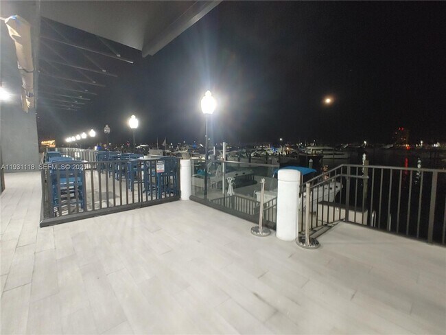 Building Photo - 555 NE 15th St