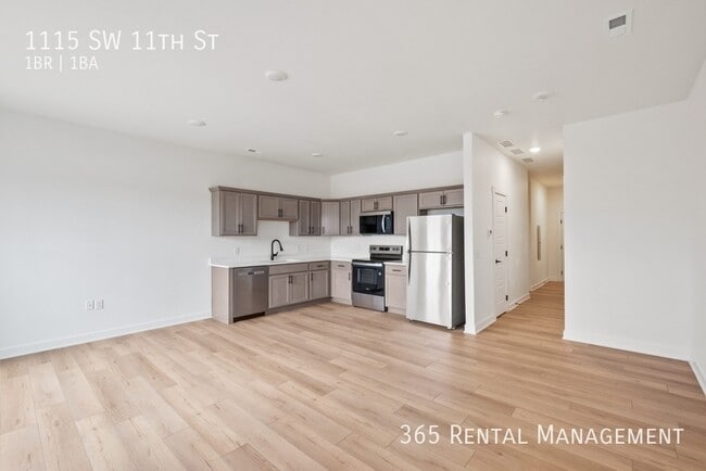 Building Photo - 1115 SW 11th St