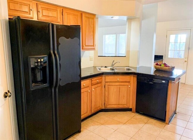 Building Photo - 21634 Park Bend Dr