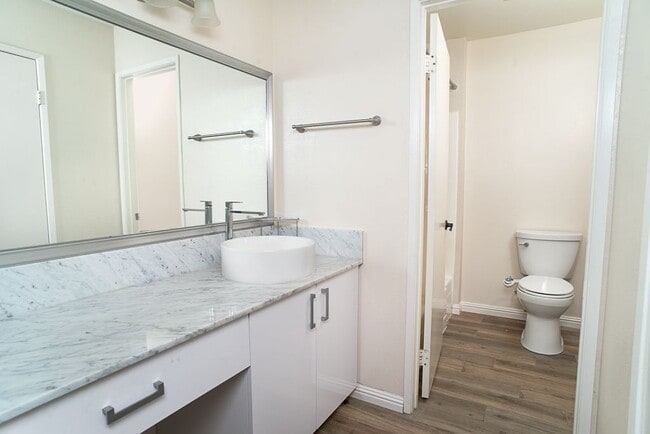 Building Photo - 22109 Burbank Blvd