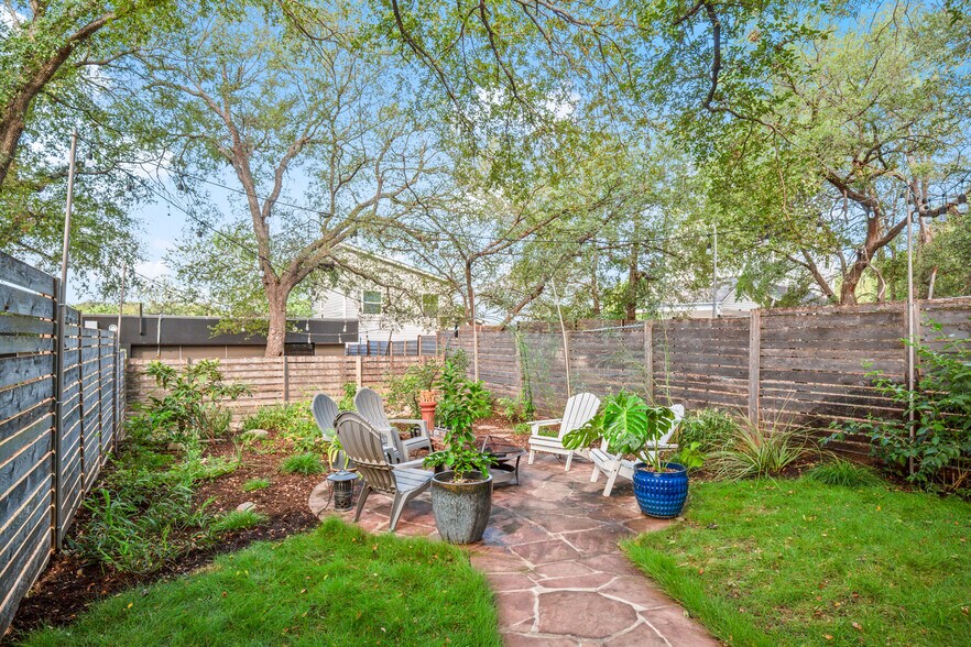 Building Photo - 1220 Delano St