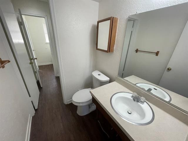 Building Photo - 2010 Santa Anna Dr