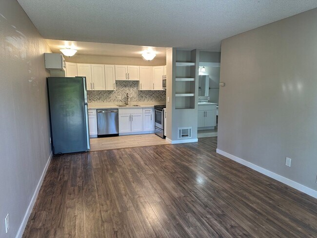 Primary Photo - Newly Renovated 1 Bed / 1 Bath Condo for Rent in Mission Valley!