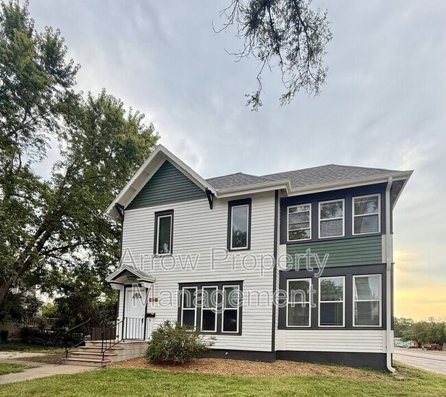 Primary Photo - 2046 S 26th St