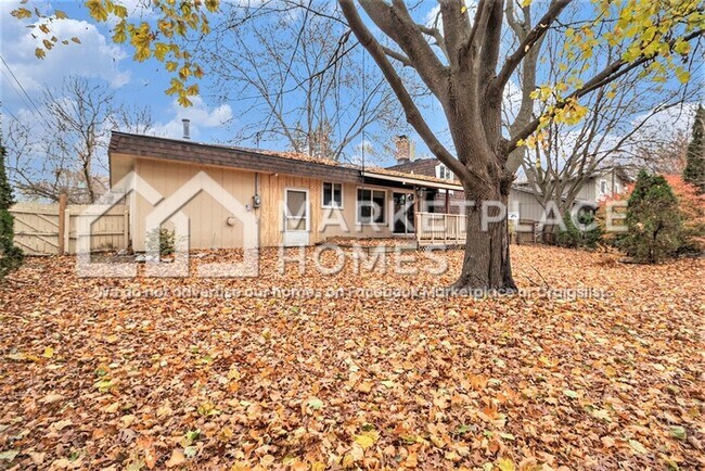 Building Photo - 340 Union Lake Rd