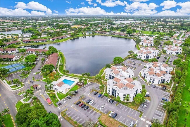 Primary Photo - 210 Lake Pointe Dr