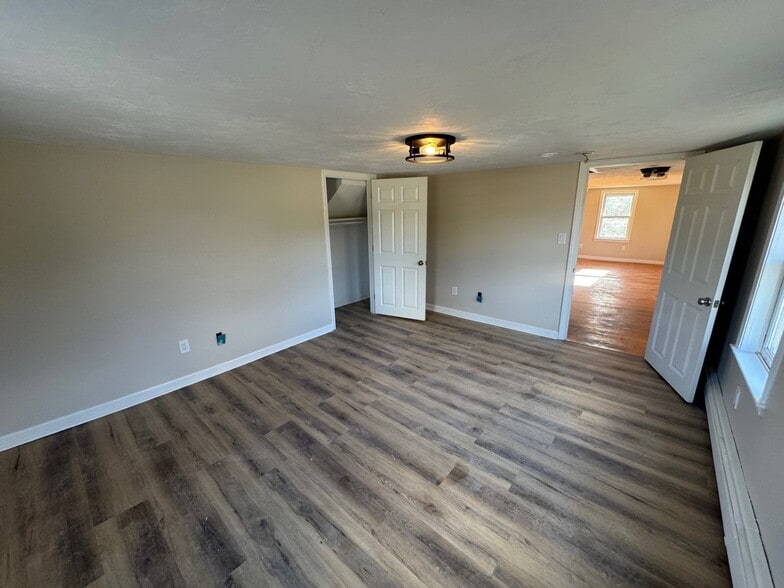 Building Photo - 456 Mattakeesett St