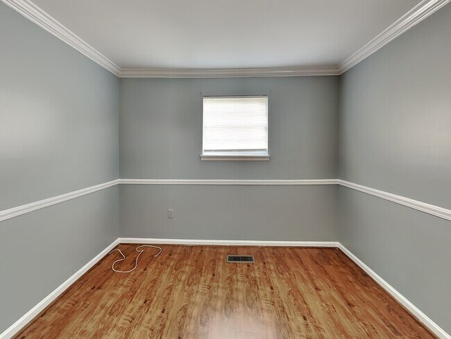 Building Photo - 3020 Wenonah Park Pl SW