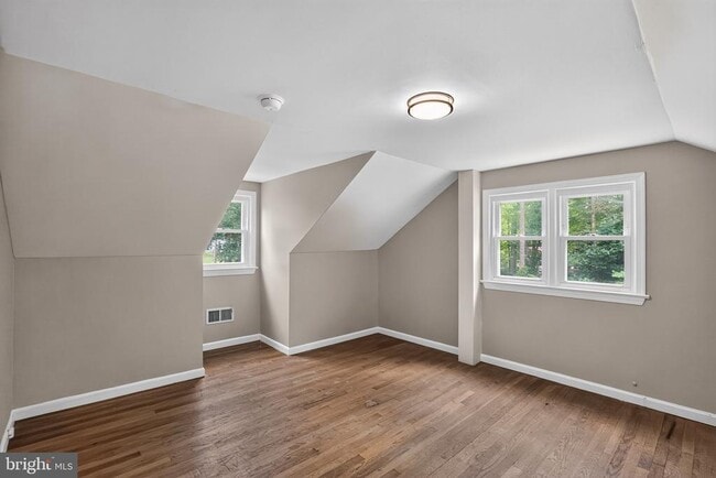 Building Photo - 14925 Schall Rd